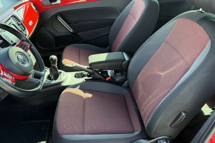 volkswagen-beetle-bensin-2012-big-8