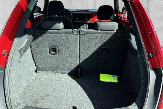 volkswagen-beetle-bensin-2012-big-11