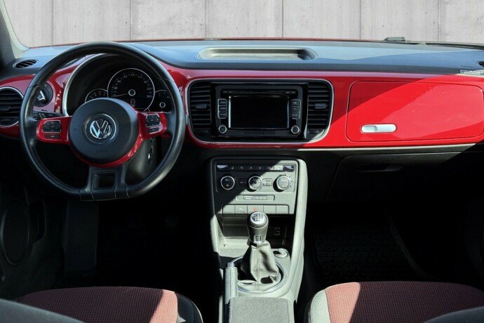 volkswagen-beetle-bensin-2012-big-6