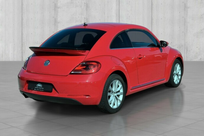volkswagen-beetle-bensin-2012-big-3