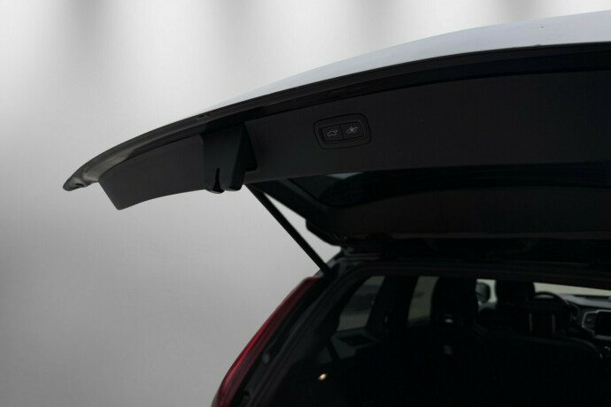 volvo-xc-90-elektrisitetbensin-2017-big-12