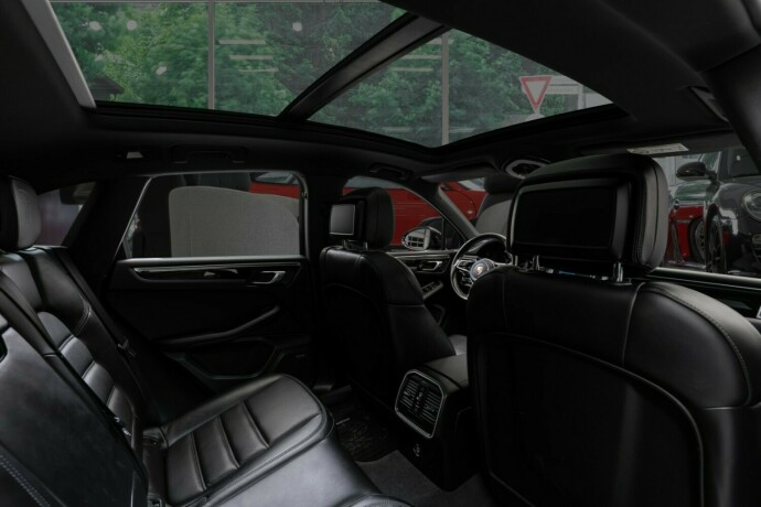 porsche-macan-bensin-2018-big-47