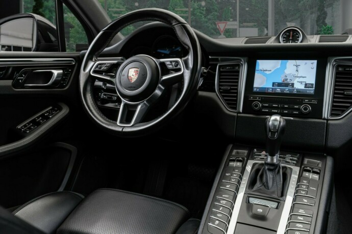 porsche-macan-bensin-2018-big-54