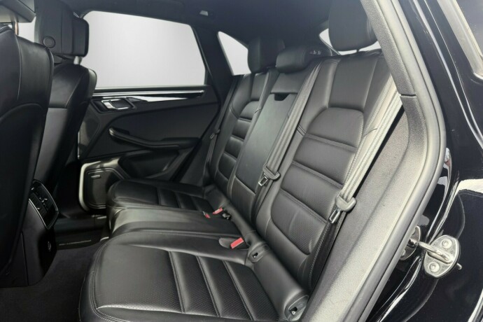 porsche-macan-bensin-2018-big-38