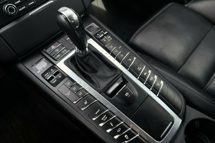 porsche-macan-bensin-2018-big-33