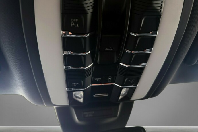 porsche-macan-bensin-2018-big-19