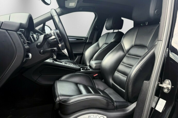 porsche-macan-bensin-2018-big-16