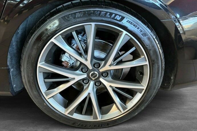 volvo-v90-diesel-2018-big-30