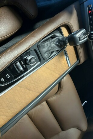 volvo-v90-diesel-2018-big-15