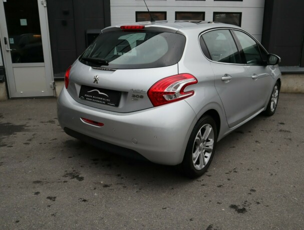 peugeot-208-diesel-2013-big-5