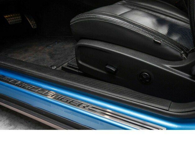 dodge-challenger-bensin-2015-big-27