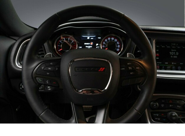 dodge-challenger-bensin-2015-big-16