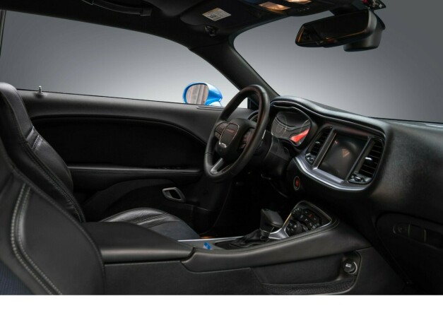 dodge-challenger-bensin-2015-big-29