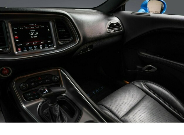 dodge-challenger-bensin-2015-big-19