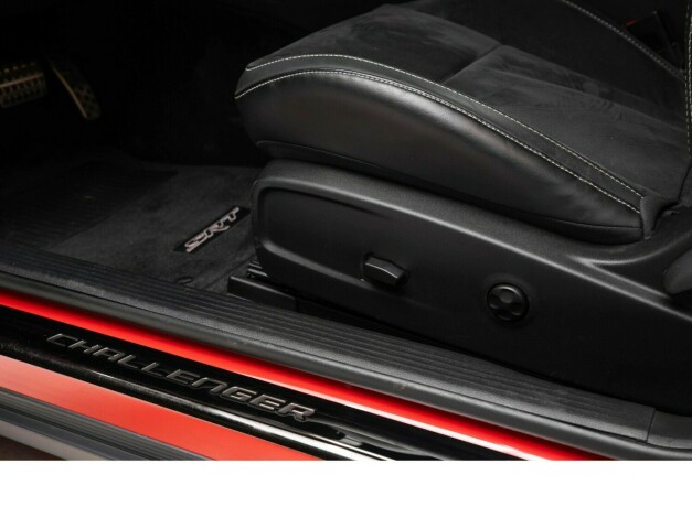 dodge-challenger-bensin-2015-big-30