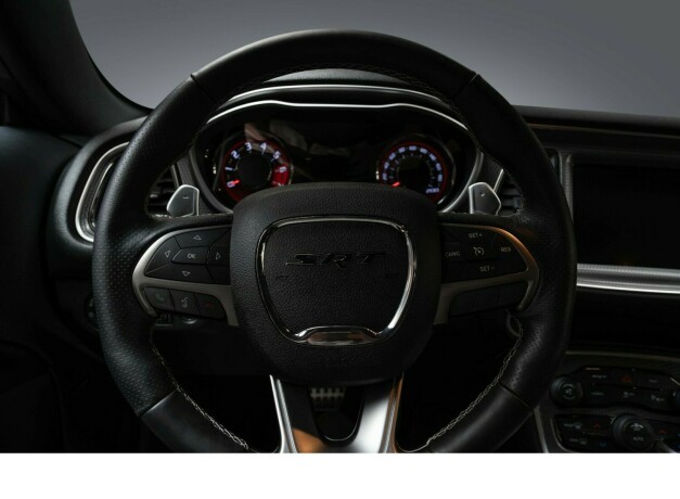 dodge-challenger-bensin-2015-big-19