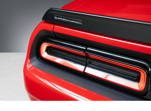 dodge-challenger-bensin-2015-big-13