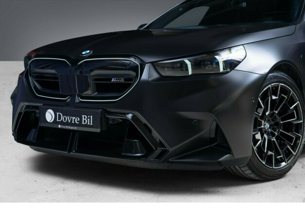 bmw-m5-elektrisitetbensin-2025-big-2