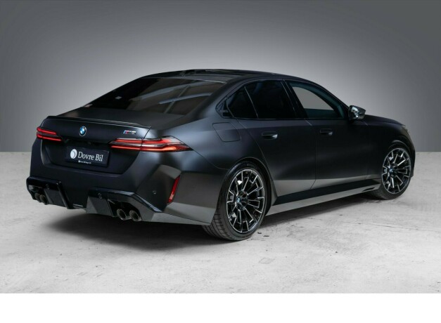 bmw-m5-elektrisitetbensin-2025-big-13