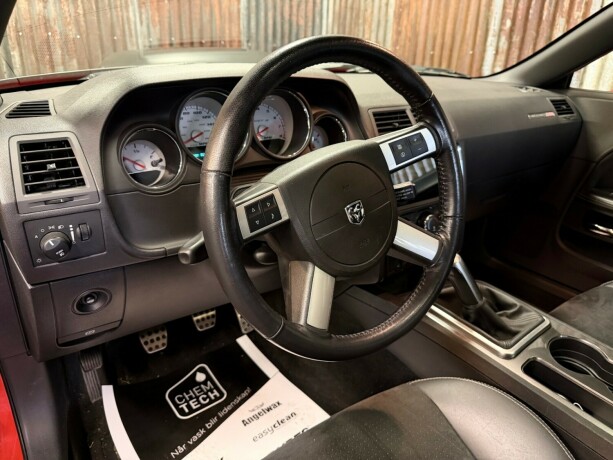 dodge-challenger-bensin-2010-big-21