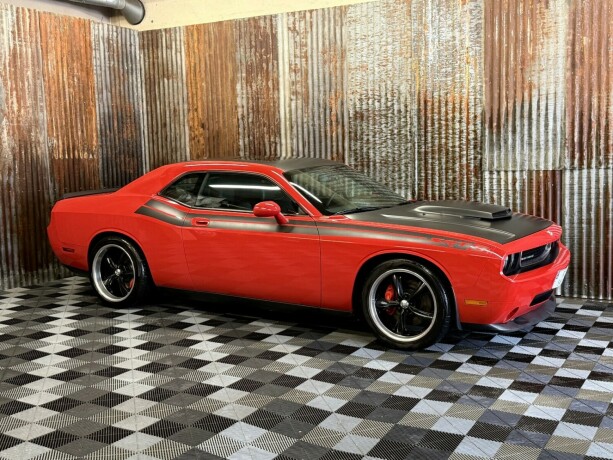 dodge-challenger-bensin-2010-big-2