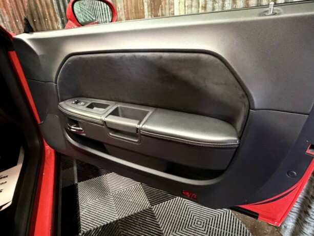 dodge-challenger-bensin-2010-big-32