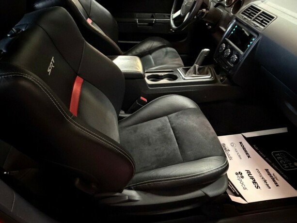 dodge-challenger-bensin-2010-big-30