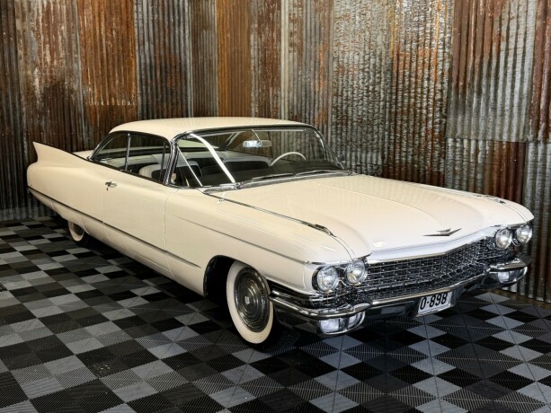 cadillac-deville-bensin-1960-big-1