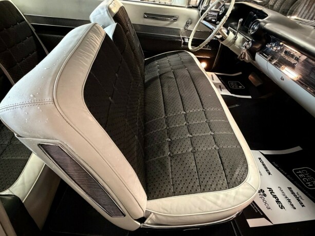 cadillac-deville-bensin-1960-big-33