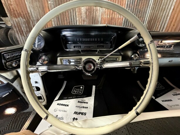 cadillac-deville-bensin-1960-big-28