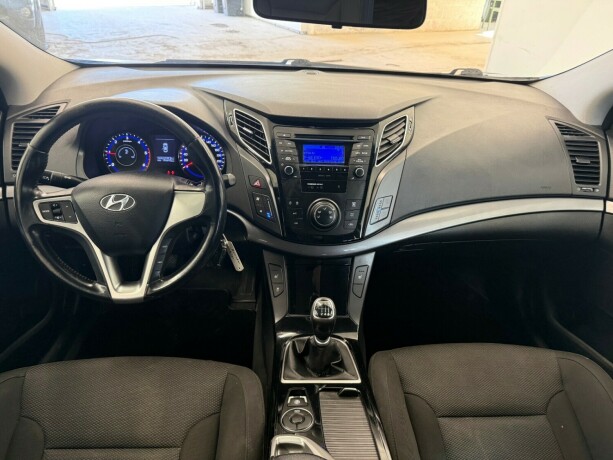 hyundai-i40-diesel-2012-big-13