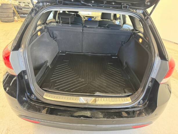 hyundai-i40-diesel-2012-big-12