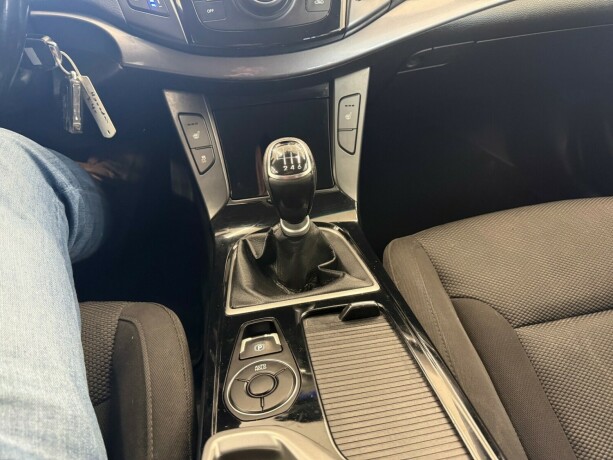 hyundai-i40-diesel-2012-big-18