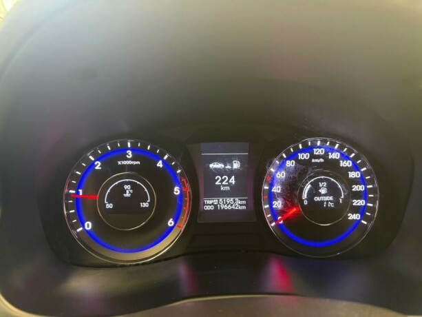 hyundai-i40-diesel-2012-big-23