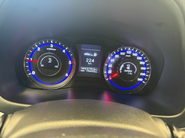 hyundai-i40-diesel-2012-big-24