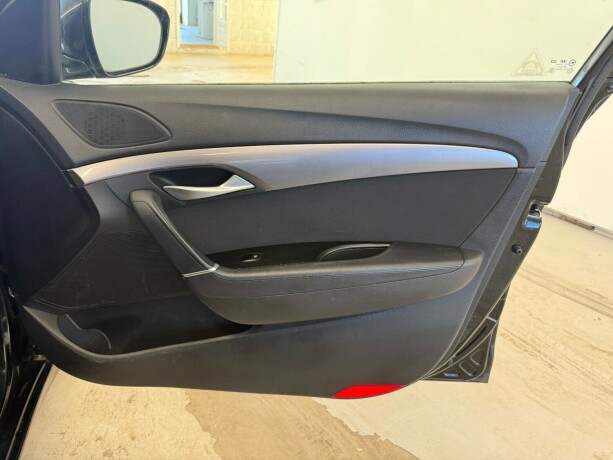 hyundai-i40-diesel-2012-big-8