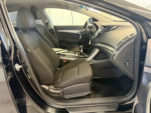 hyundai-i40-diesel-2012-big-9