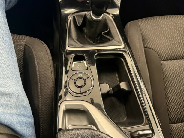 hyundai-i40-diesel-2012-big-19