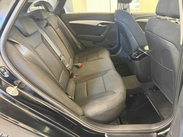 hyundai-i40-diesel-2012-big-11