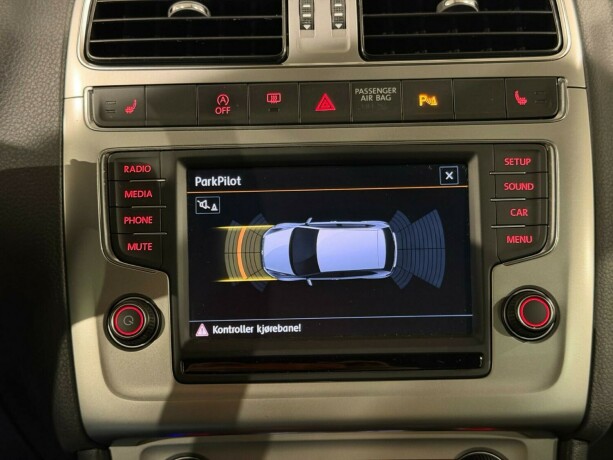 volkswagen-polo-bensin-2015-big-16