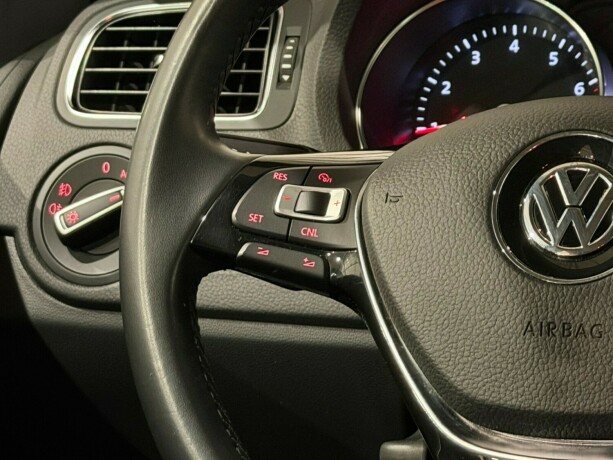 volkswagen-polo-bensin-2015-big-14