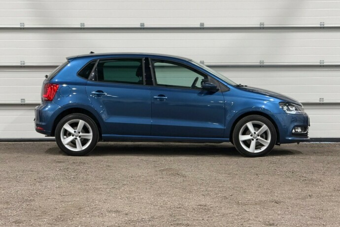 volkswagen-polo-bensin-2015-big-2