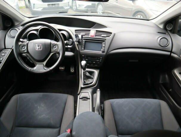 honda-civic-bensin-2013-big-9