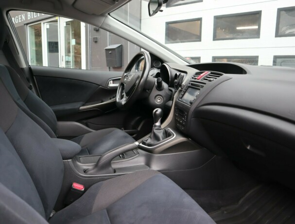 honda-civic-bensin-2013-big-10