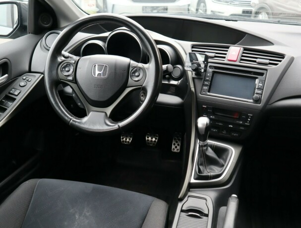 honda-civic-bensin-2013-big-11