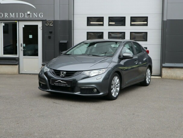 honda-civic-bensin-2013-big-0