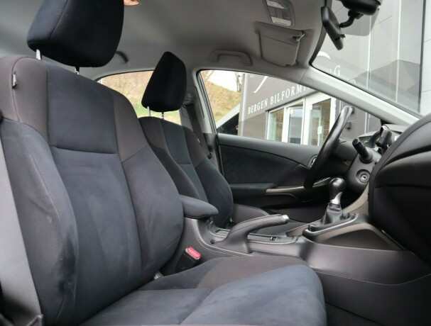 honda-civic-bensin-2013-big-12