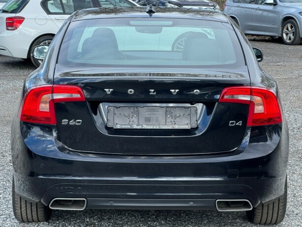 volvo-s60-diesel-2015-big-9