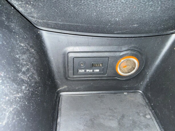 kia-venga-diesel-2010-big-17