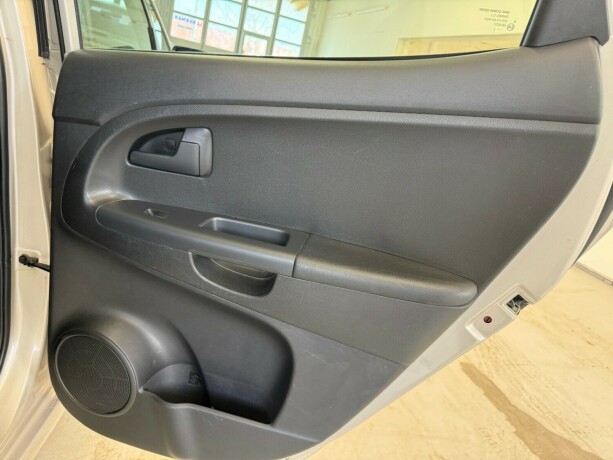 kia-venga-diesel-2010-big-21